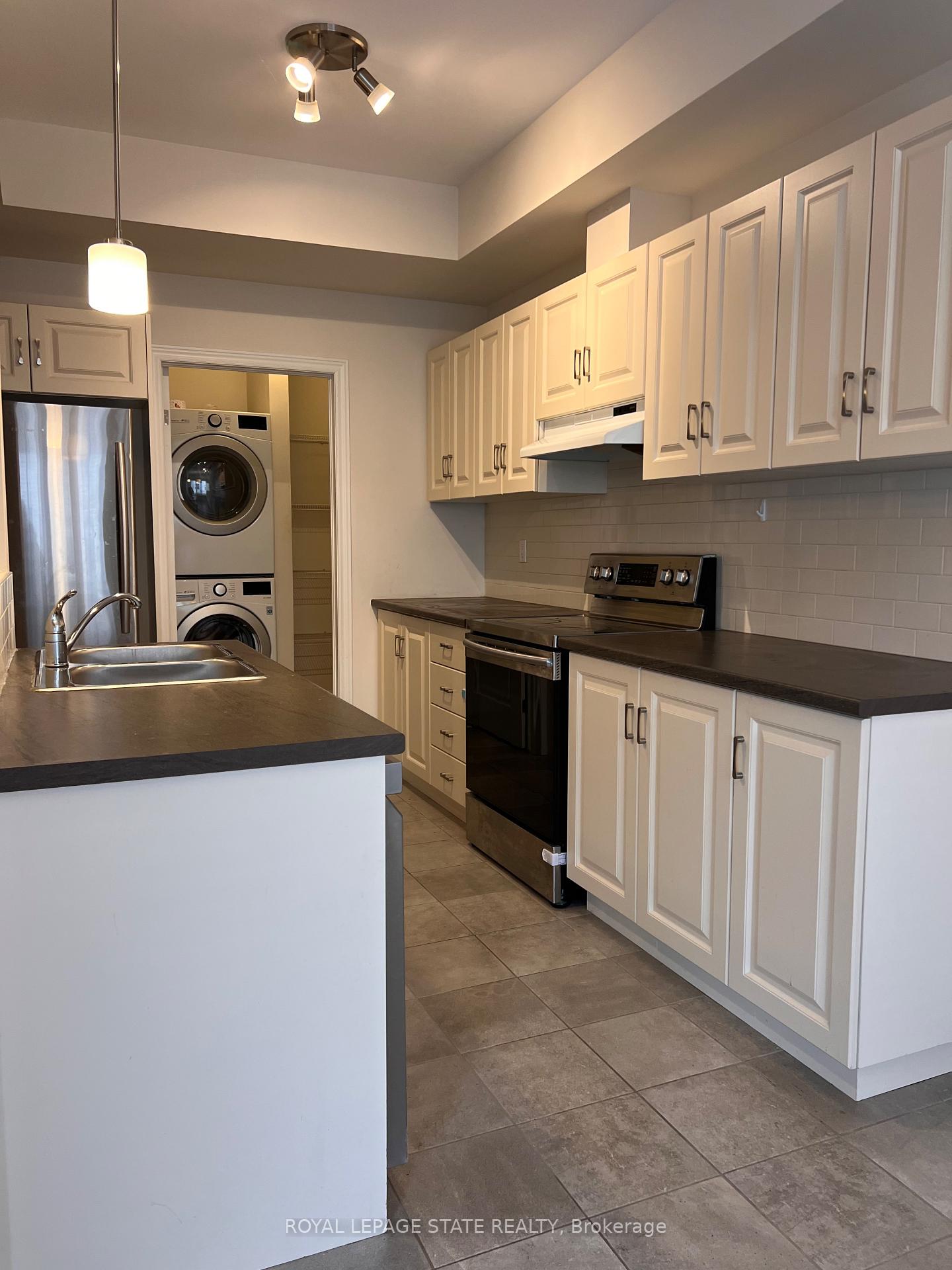 Photo 5 of 33 Marr Lane, Hamilton, Ancaster — HOMEH