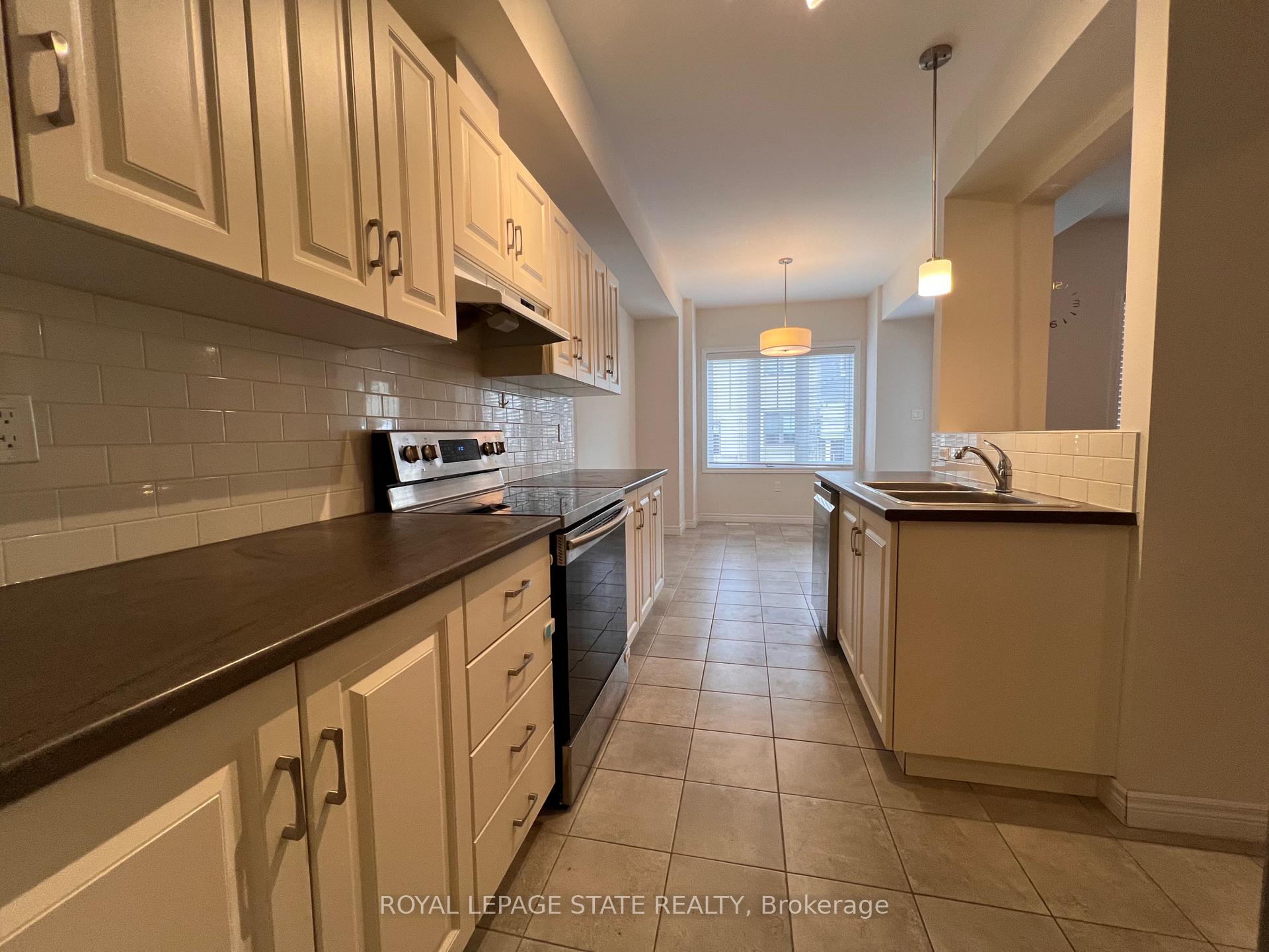 Photo 7 of 33 Marr Lane, Hamilton, Ancaster — HOMEH