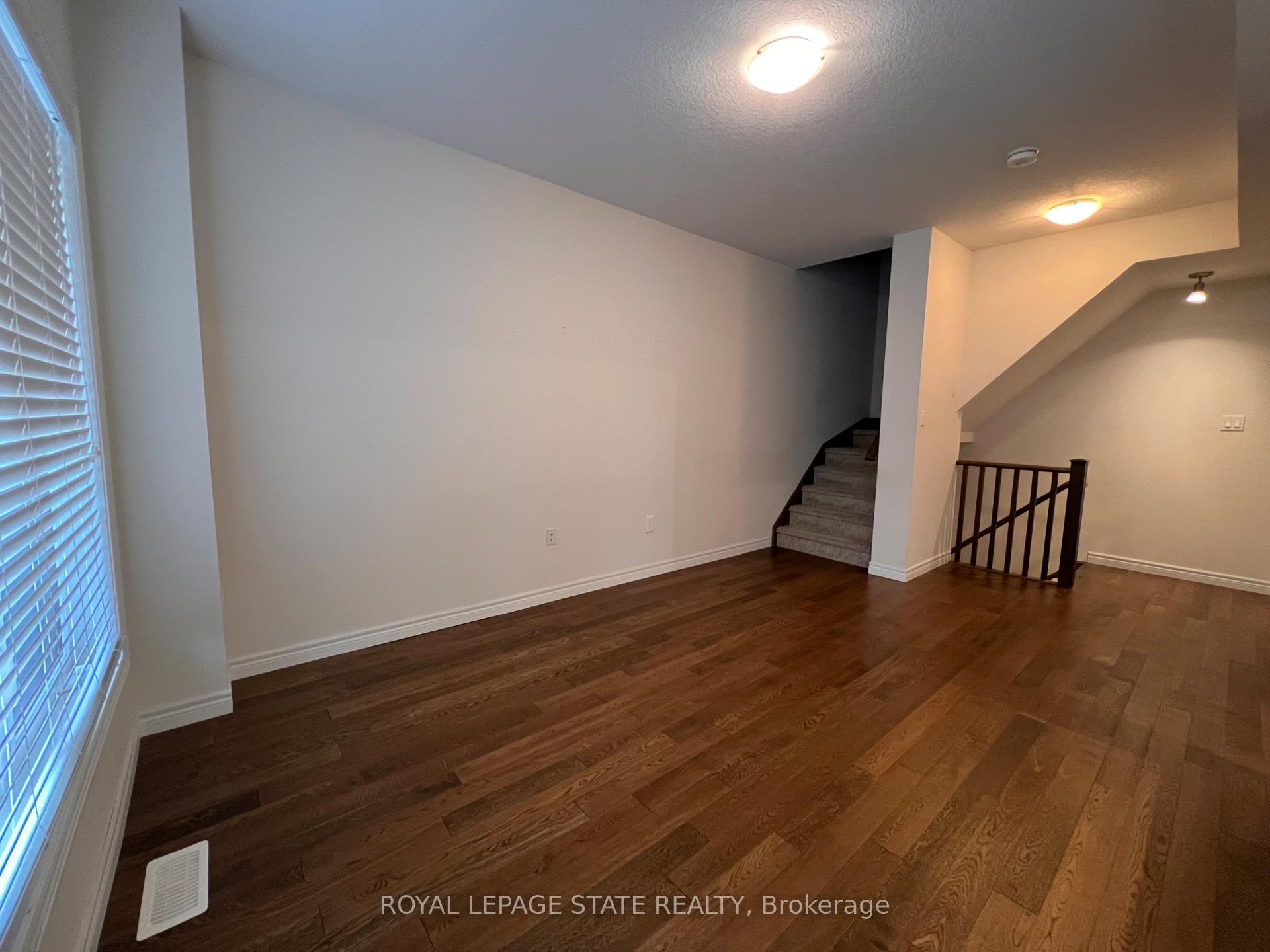 Photo 12 of 33 Marr Lane, Hamilton, Ancaster — HOMEH