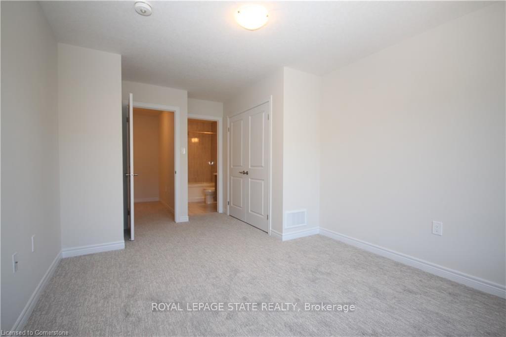 Photo 17 of 33 Marr Lane, Hamilton, Ancaster — HOMEH