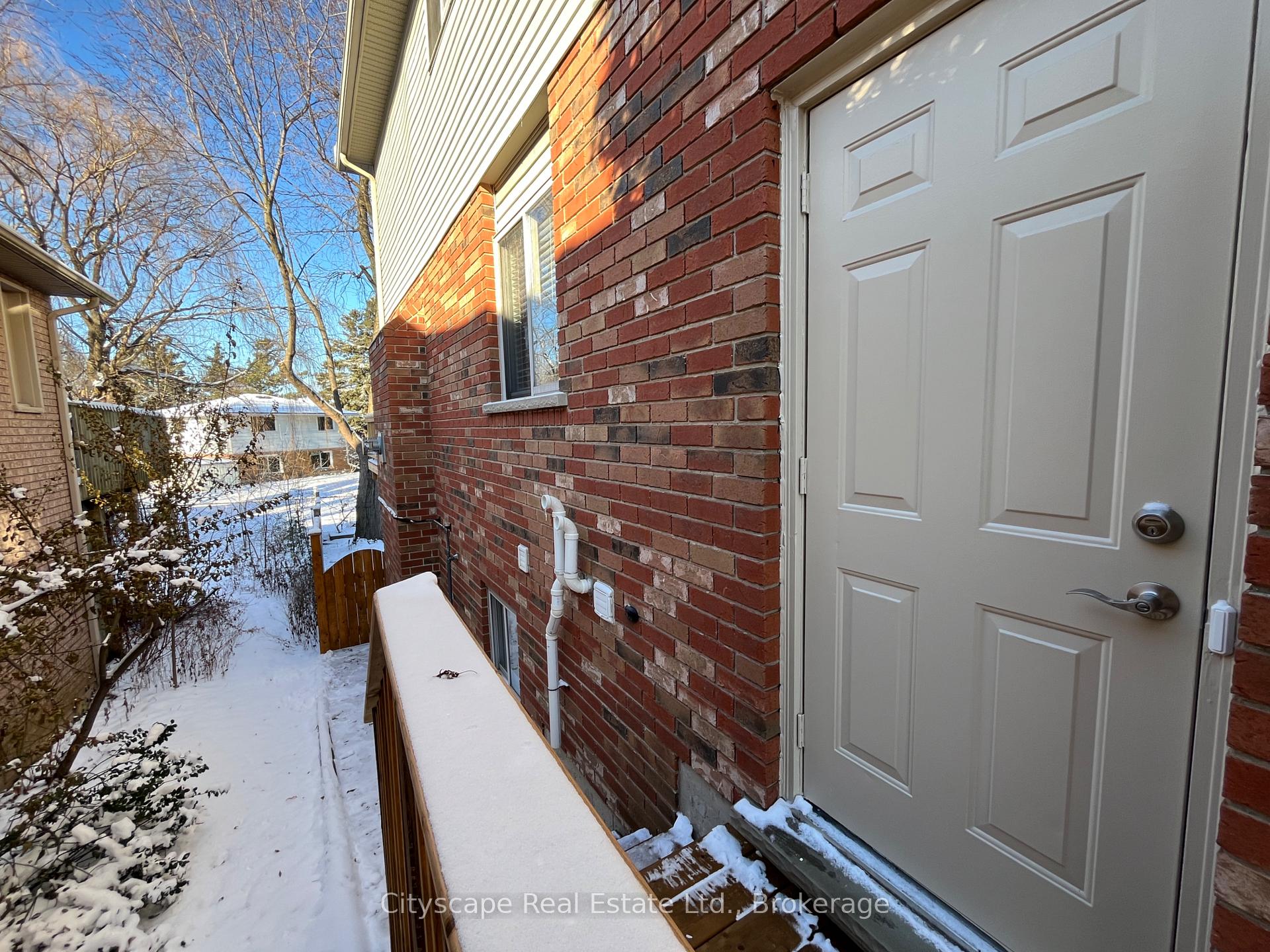 Photo 9 of 154 Hepburn Crescent, Hamilton, Mountview — HOMEH