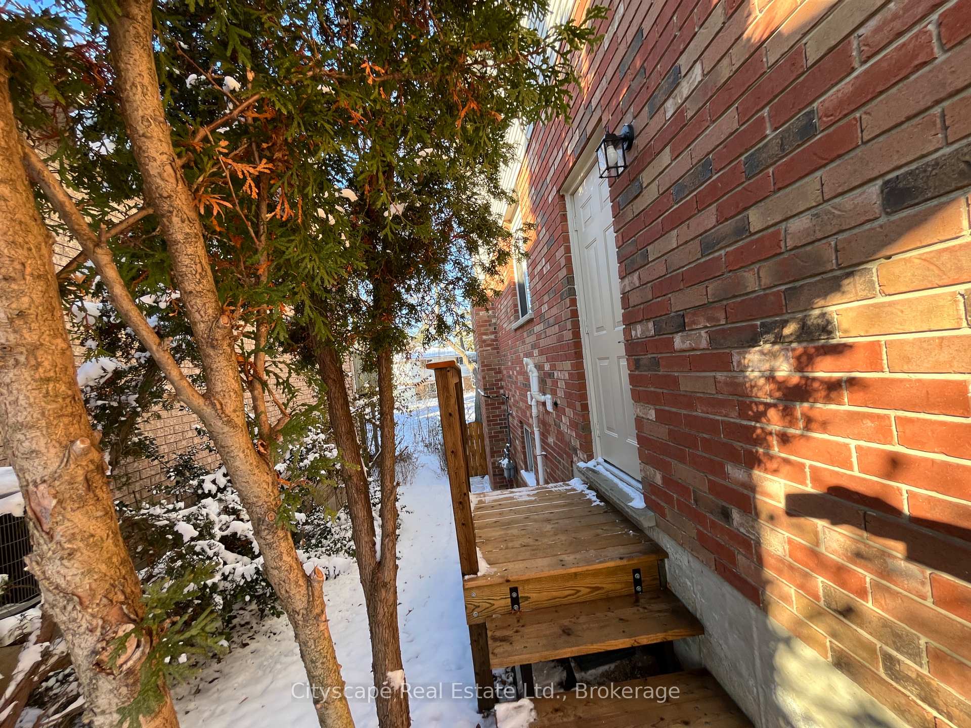 Photo 10 of 154 Hepburn Crescent, Hamilton, Mountview — HOMEH
