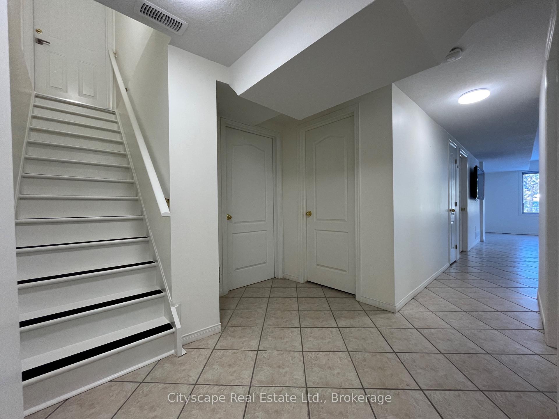Photo 11 of 154 Hepburn Crescent, Hamilton, Mountview — HOMEH