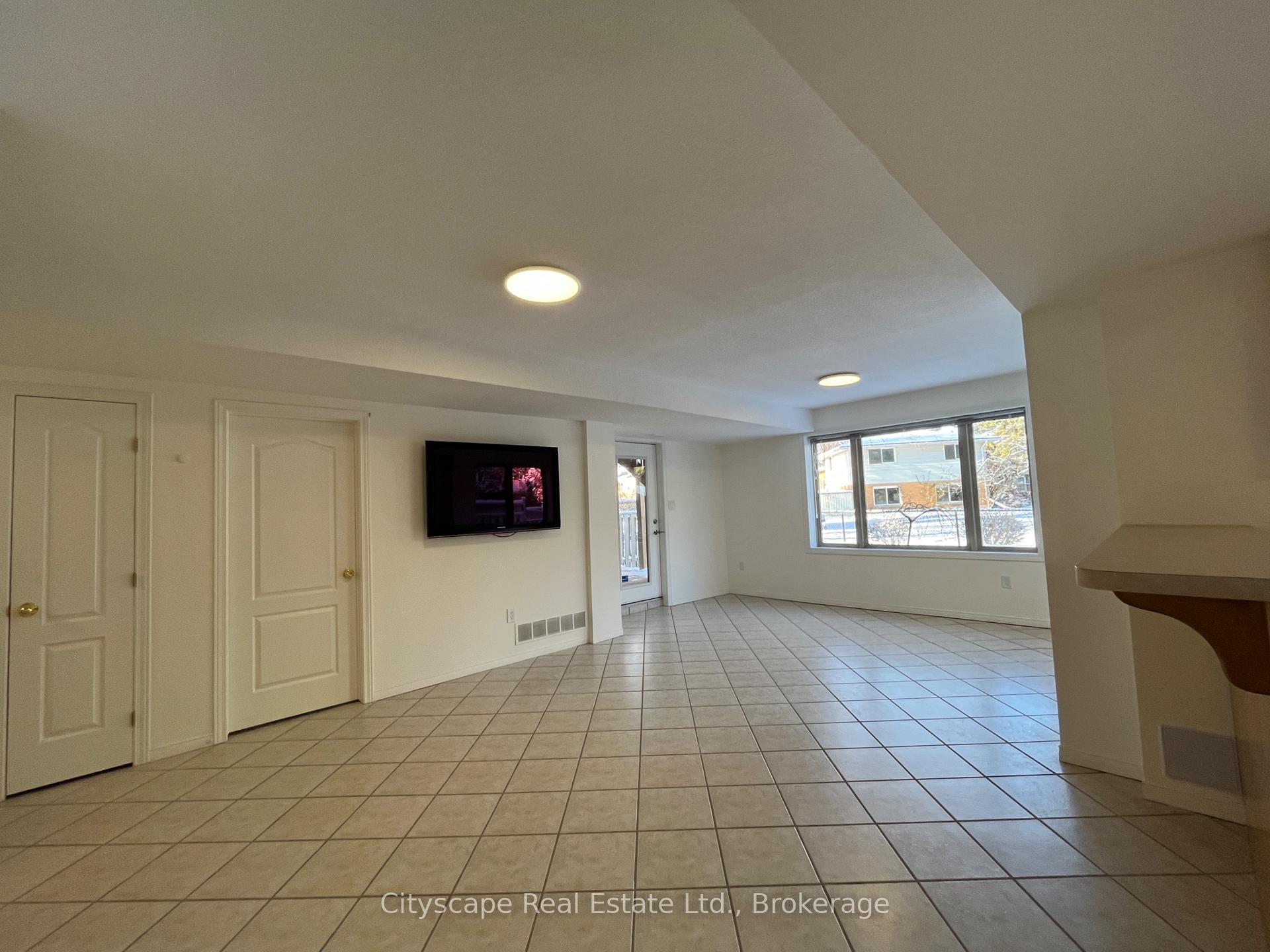 Photo 12 of 154 Hepburn Crescent, Hamilton, Mountview — HOMEH