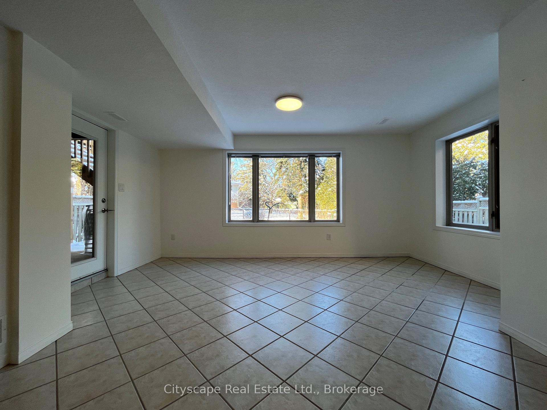 Photo 16 of 154 Hepburn Crescent, Hamilton, Mountview — HOMEH