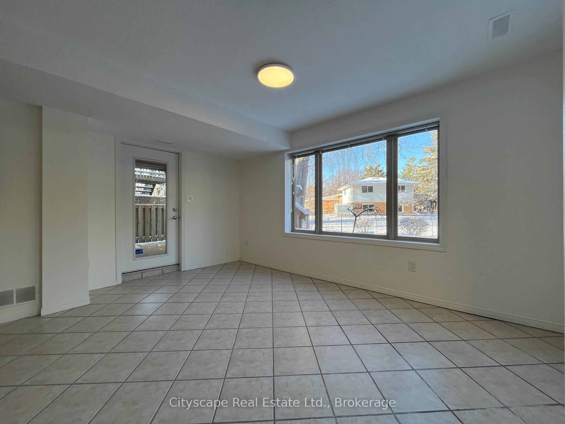 Photo 17 of 154 Hepburn Crescent, Hamilton, Mountview — HOMEH