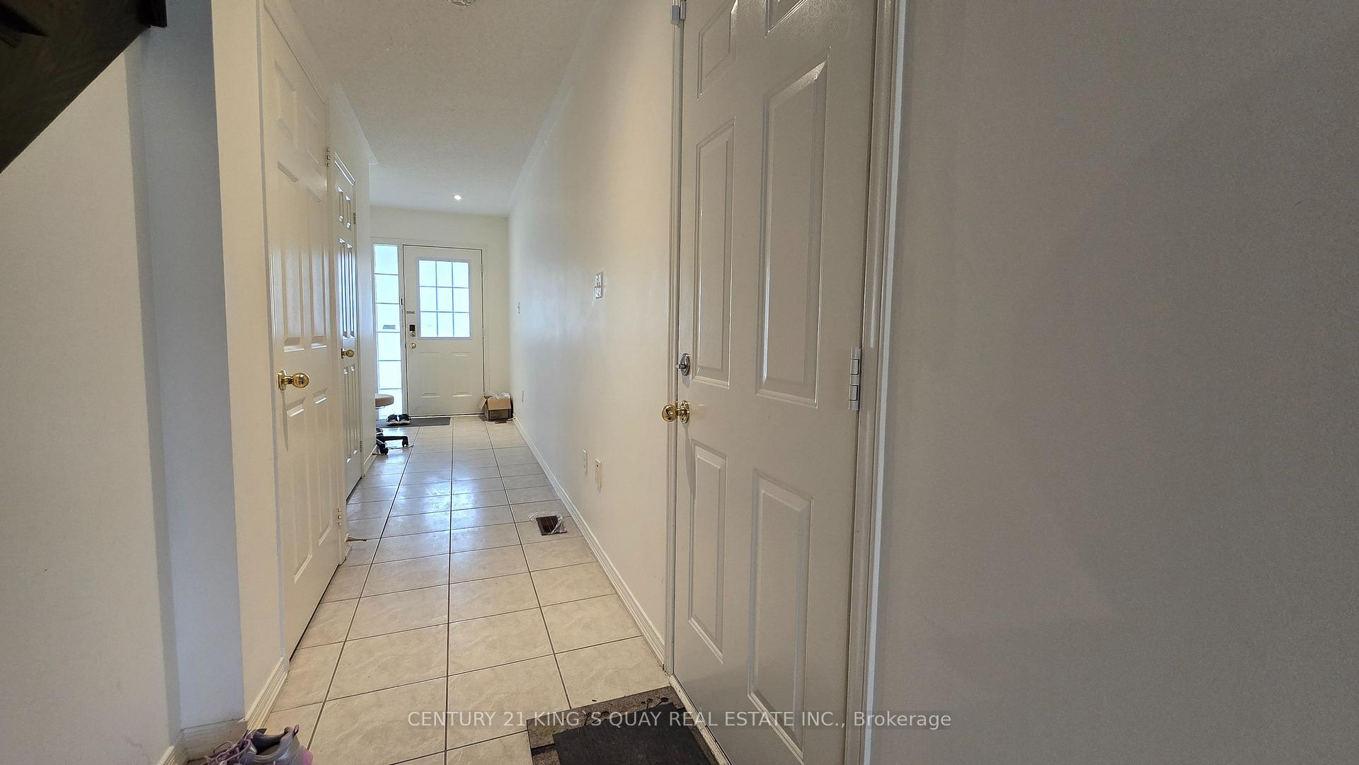Photo 2 of 23 Prince Charles Way, Markham, Berczy — HOMEH