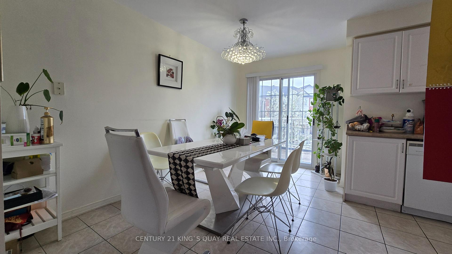 Photo 5 of 23 Prince Charles Way, Markham, Berczy — HOMEH
