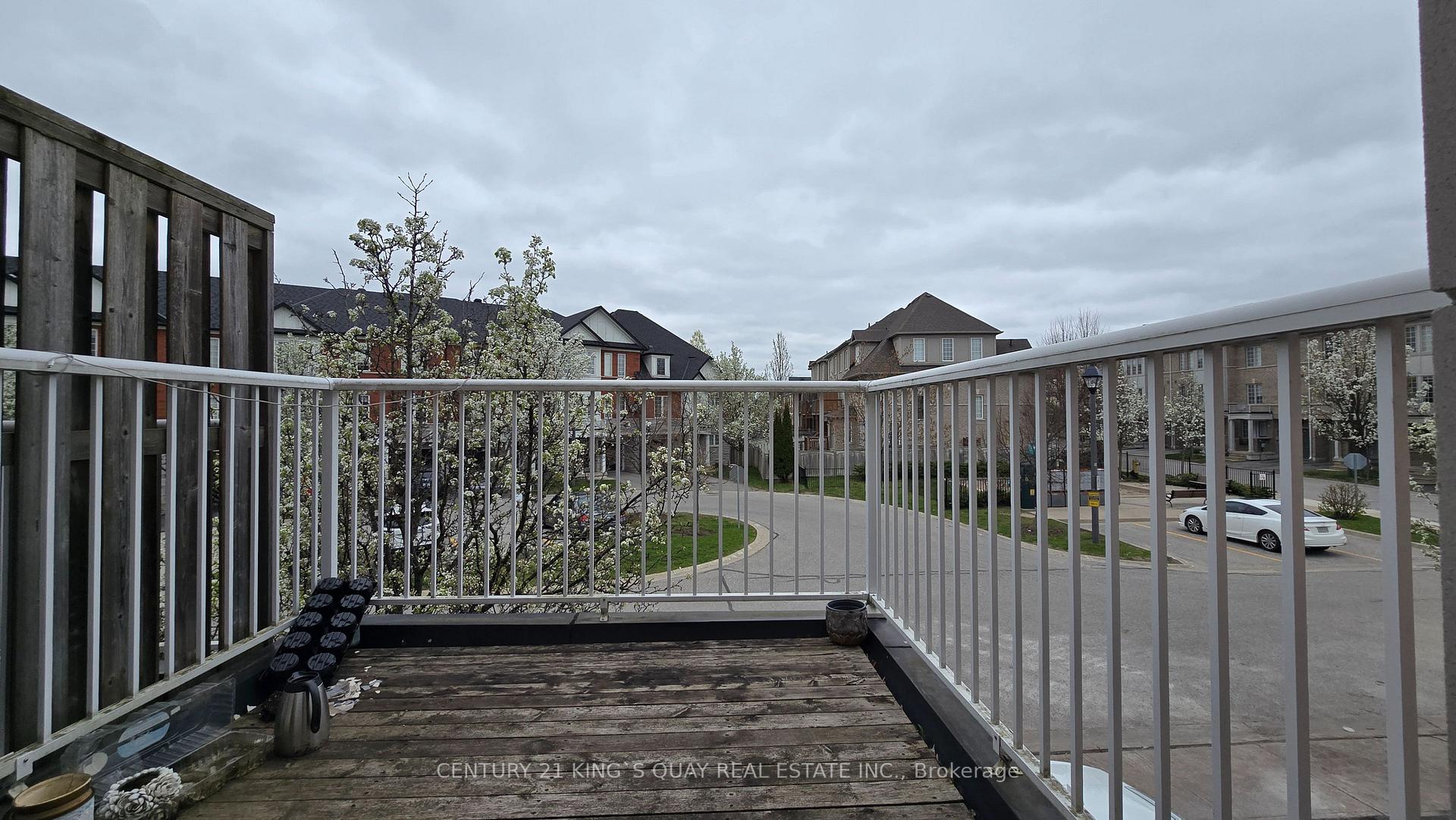 Photo 8 of 23 Prince Charles Way, Markham, Berczy — HOMEH