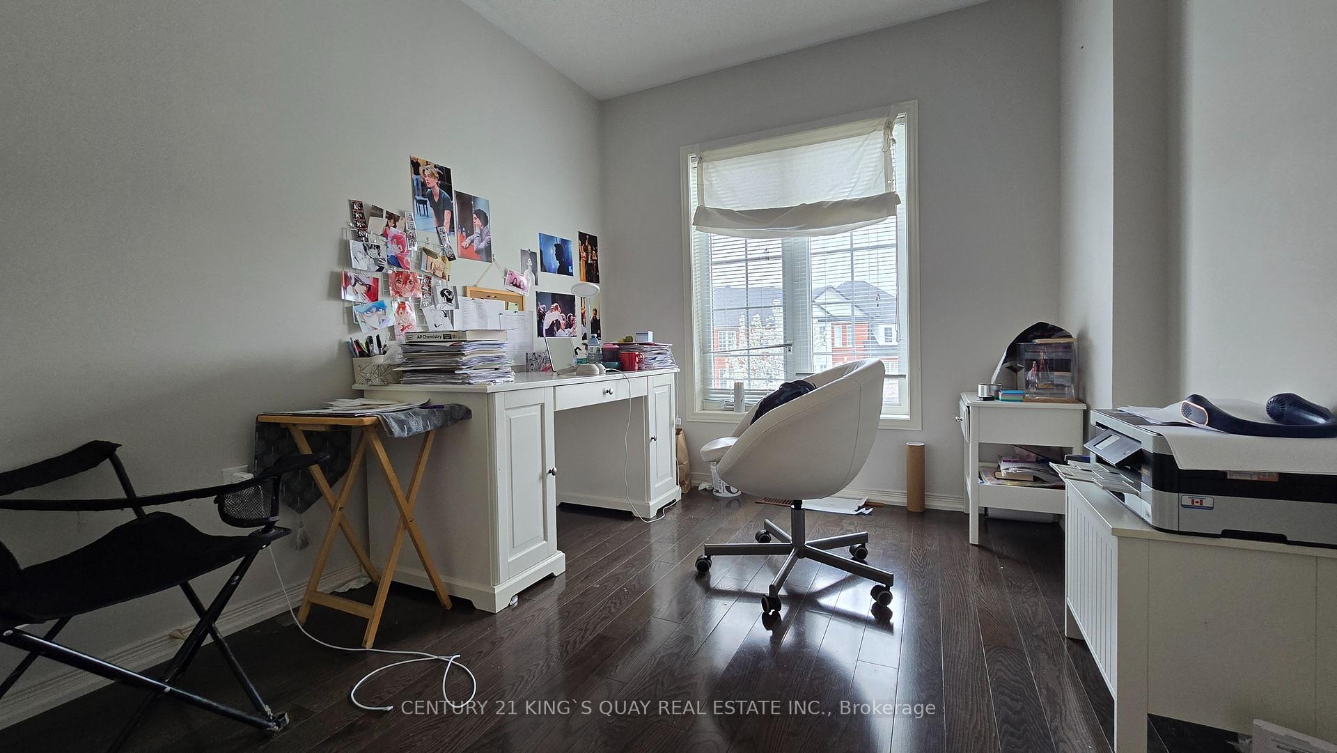 Photo 14 of 23 Prince Charles Way, Markham, Berczy — HOMEH