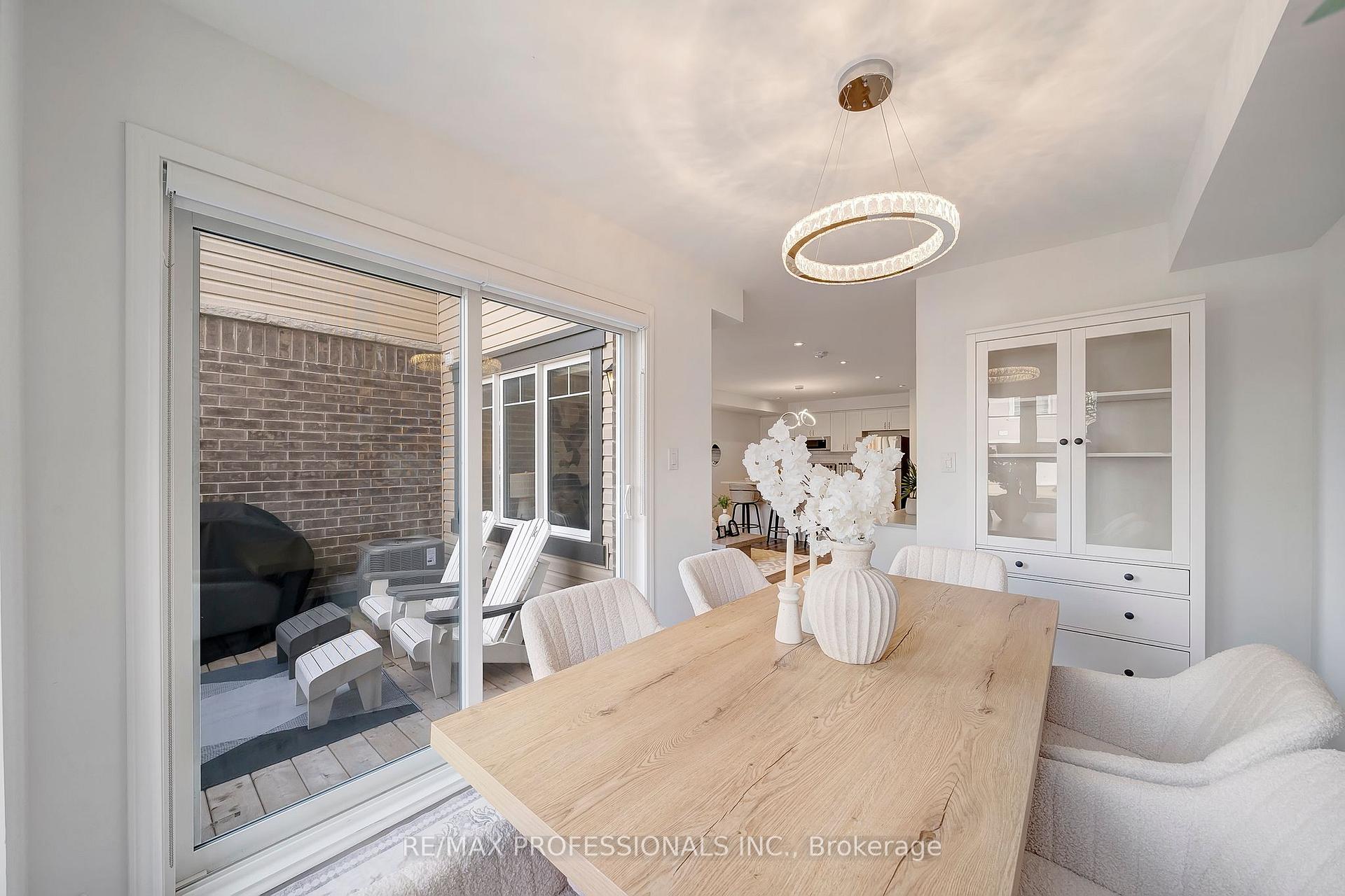 Photo 12 of 1272 Hop Place, Milton, Cobban — HOMEH