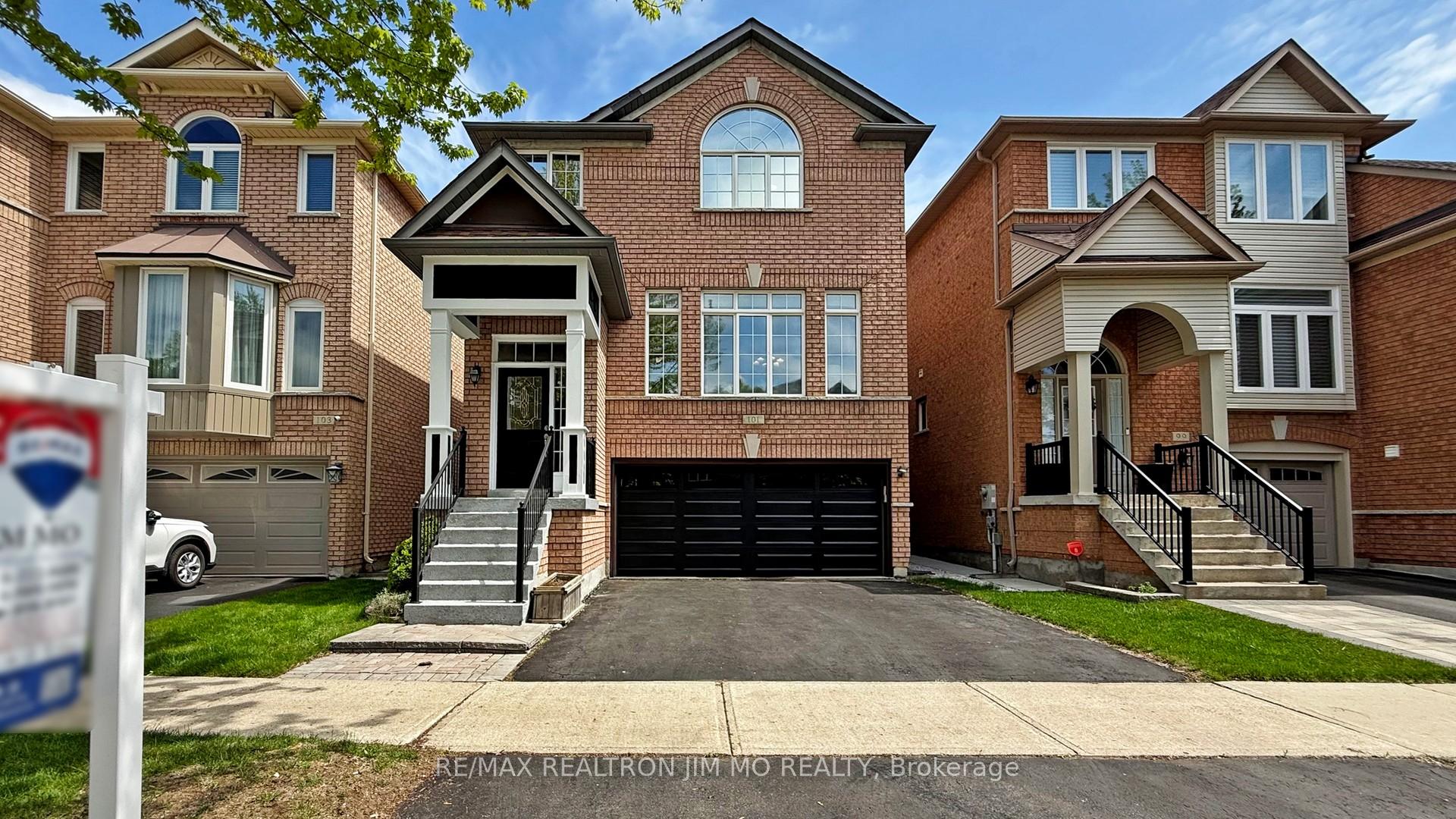 Photo 2 of 101 Orchard Hill Boulevard, Markham, Berczy — HOMEH