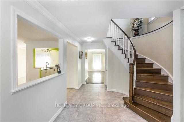Photo 2 of 71 Couperthwaite Crescent, Markham, Markville — HOMEH