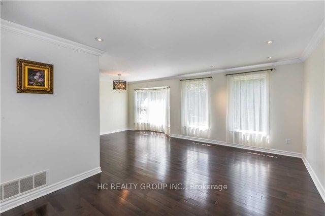 Photo 3 of 71 Couperthwaite Crescent, Markham, Markville — HOMEH