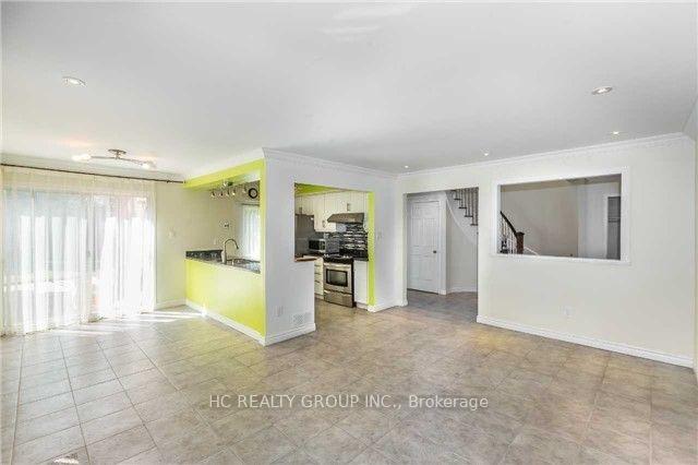 Photo 8 of 71 Couperthwaite Crescent, Markham, Markville — HOMEH