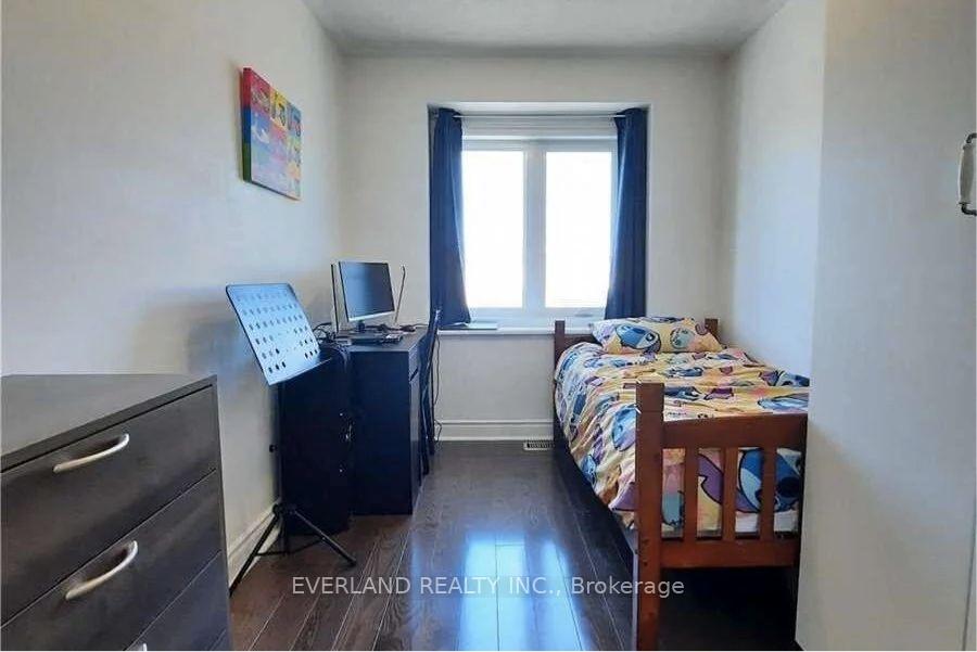 Photo 2 of 43 Bur Oak Avenue, Markham, Berczy — HOMEH