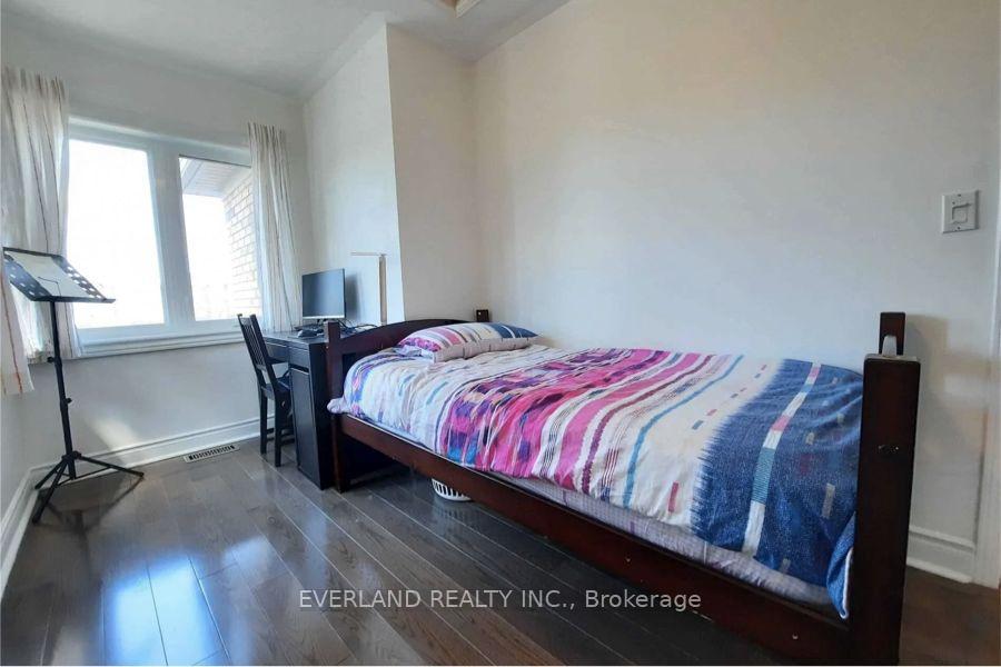 Photo 3 of 43 Bur Oak Avenue, Markham, Berczy — HOMEH