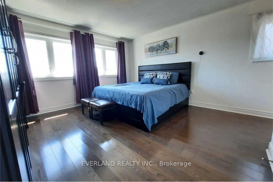 Photo 5 of 43 Bur Oak Avenue, Markham, Berczy — HOMEH