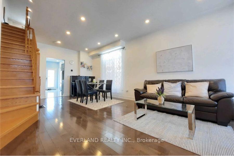 Photo 8 of 43 Bur Oak Avenue, Markham, Berczy — HOMEH