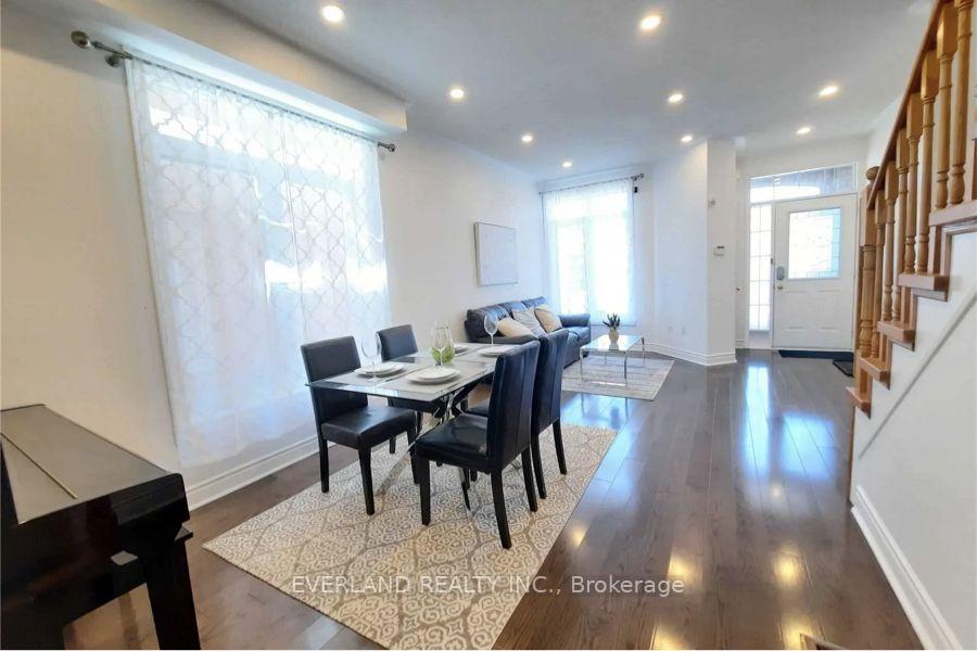 Photo 10 of 43 Bur Oak Avenue, Markham, Berczy — HOMEH