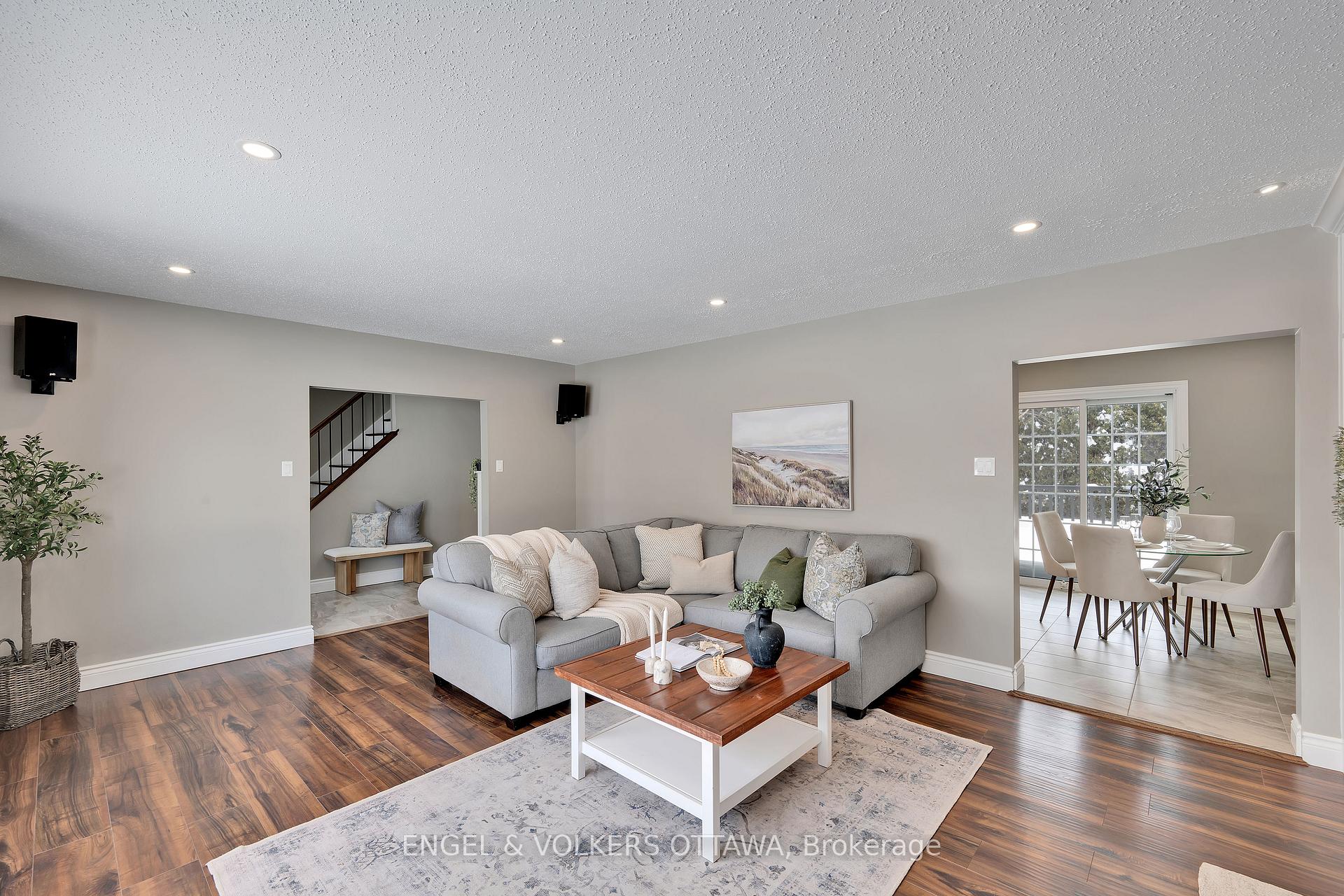 Photo 6 of 129 Abbeyhill Drive N, Ottawa, Kanata - Glencairn/Hazeldean — HOMEH