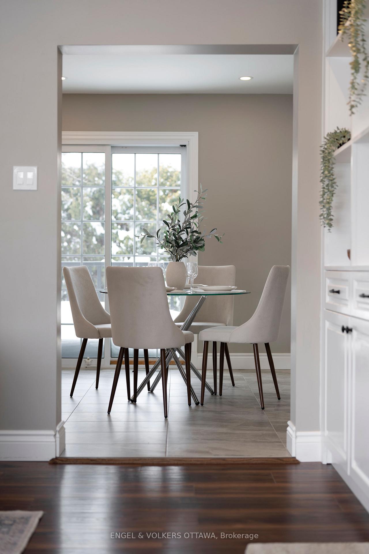 Photo 9 of 129 Abbeyhill Drive N, Ottawa, Kanata - Glencairn/Hazeldean — HOMEH