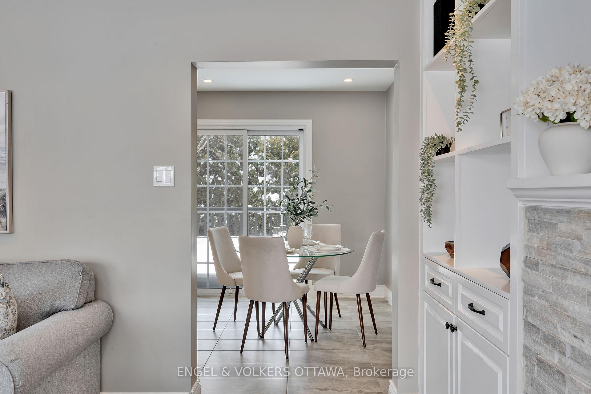 Photo 11 of 129 Abbeyhill Drive N, Ottawa, Kanata - Glencairn/Hazeldean — HOMEH