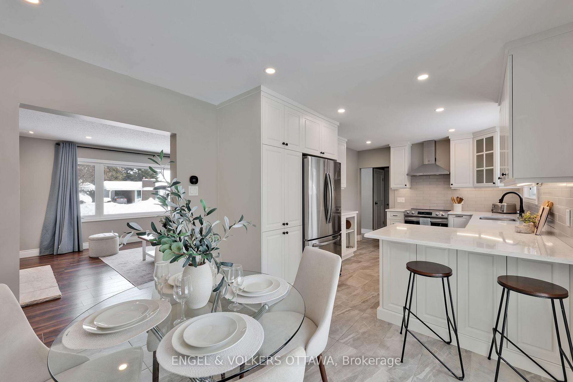 Photo 14 of 129 Abbeyhill Drive N, Ottawa, Kanata - Glencairn/Hazeldean — HOMEH