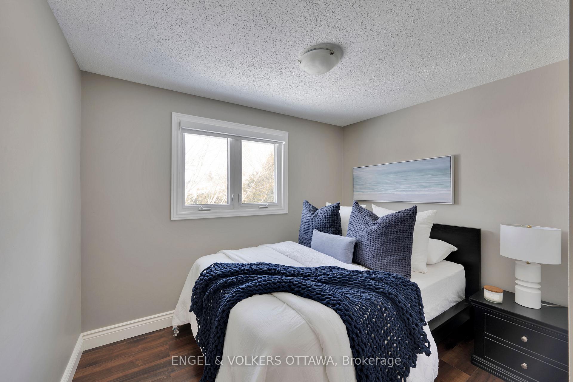 Photo 27 of 129 Abbeyhill Drive N, Ottawa, Kanata - Glencairn/Hazeldean — HOMEH