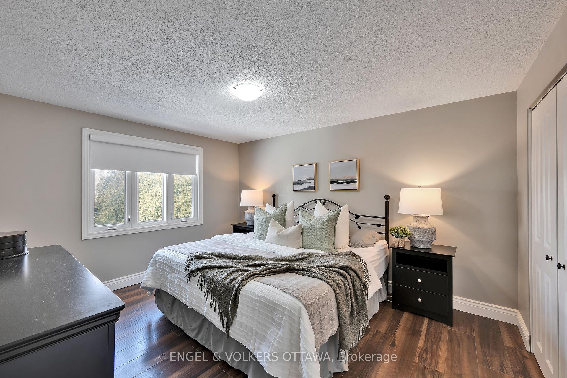Photo 32 of 129 Abbeyhill Drive N, Ottawa, Kanata - Glencairn/Hazeldean — HOMEH