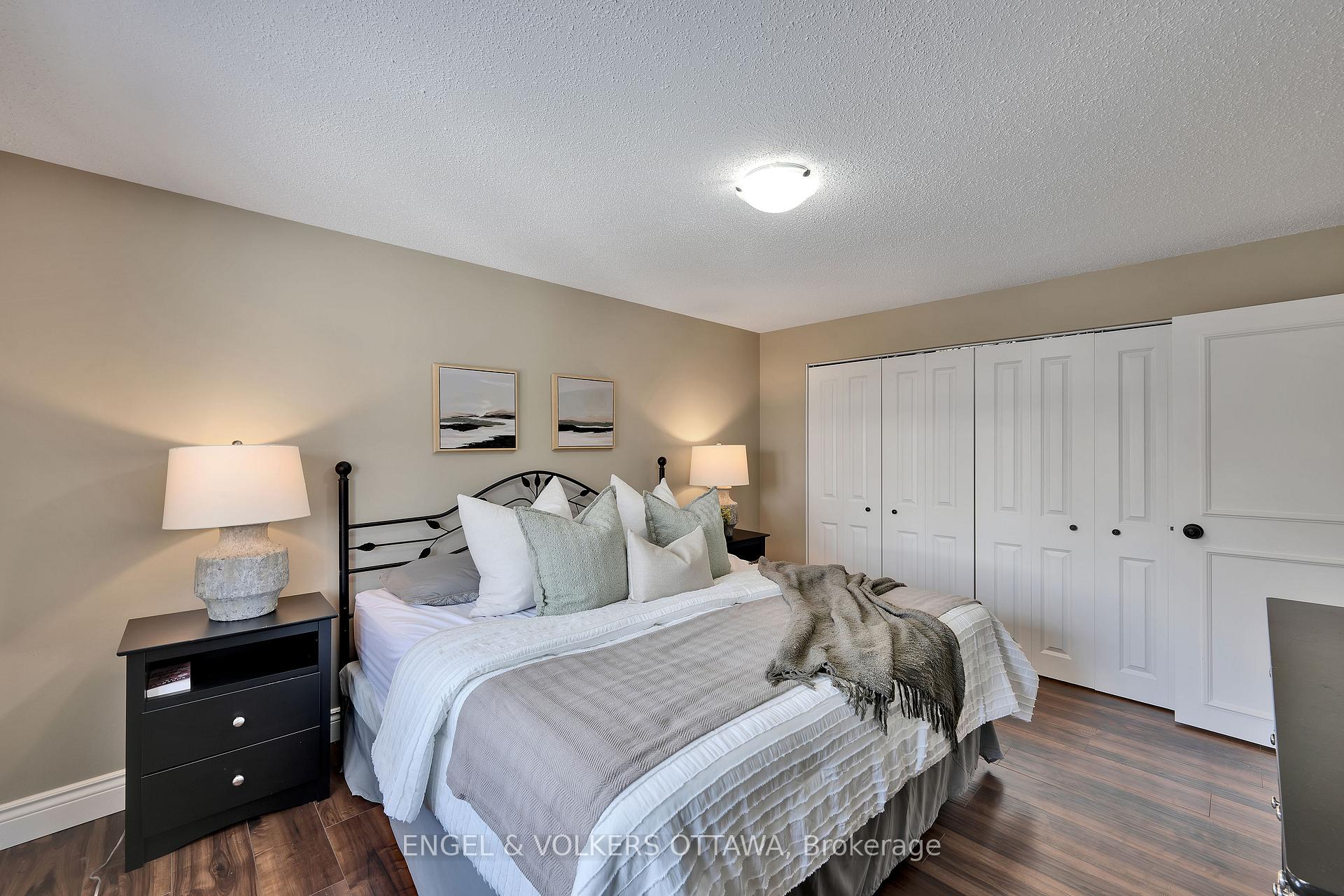 Photo 33 of 129 Abbeyhill Drive N, Ottawa, Kanata - Glencairn/Hazeldean — HOMEH