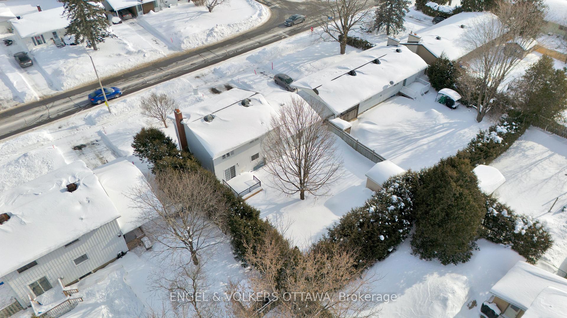 Photo 40 of 129 Abbeyhill Drive N, Ottawa, Kanata - Glencairn/Hazeldean — HOMEH