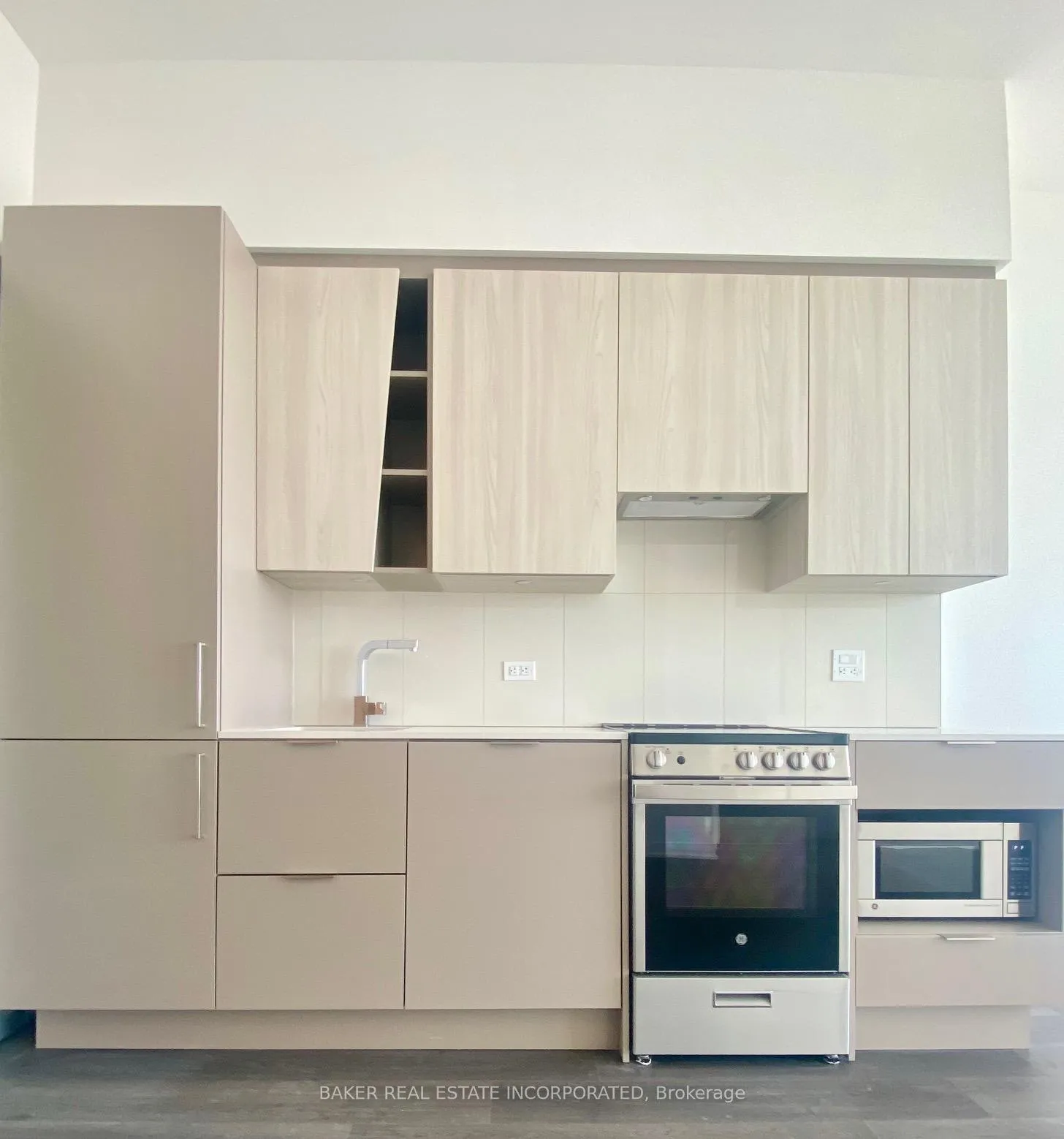 Photo 4 of Unit 4807, 3900 Confederation Parkway, Mississauga, City Centre — HOMEH