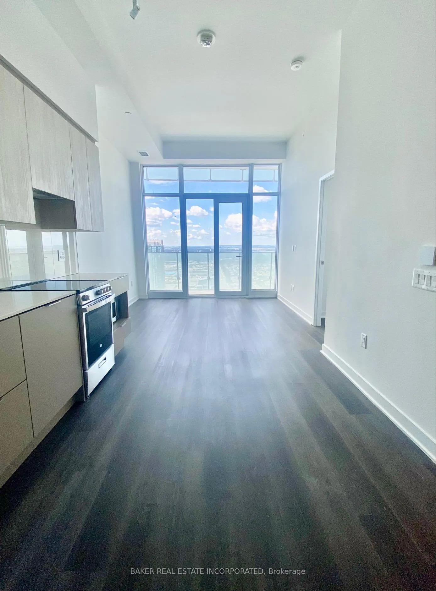 Photo 5 of Unit 4807, 3900 Confederation Parkway, Mississauga, City Centre — HOMEH