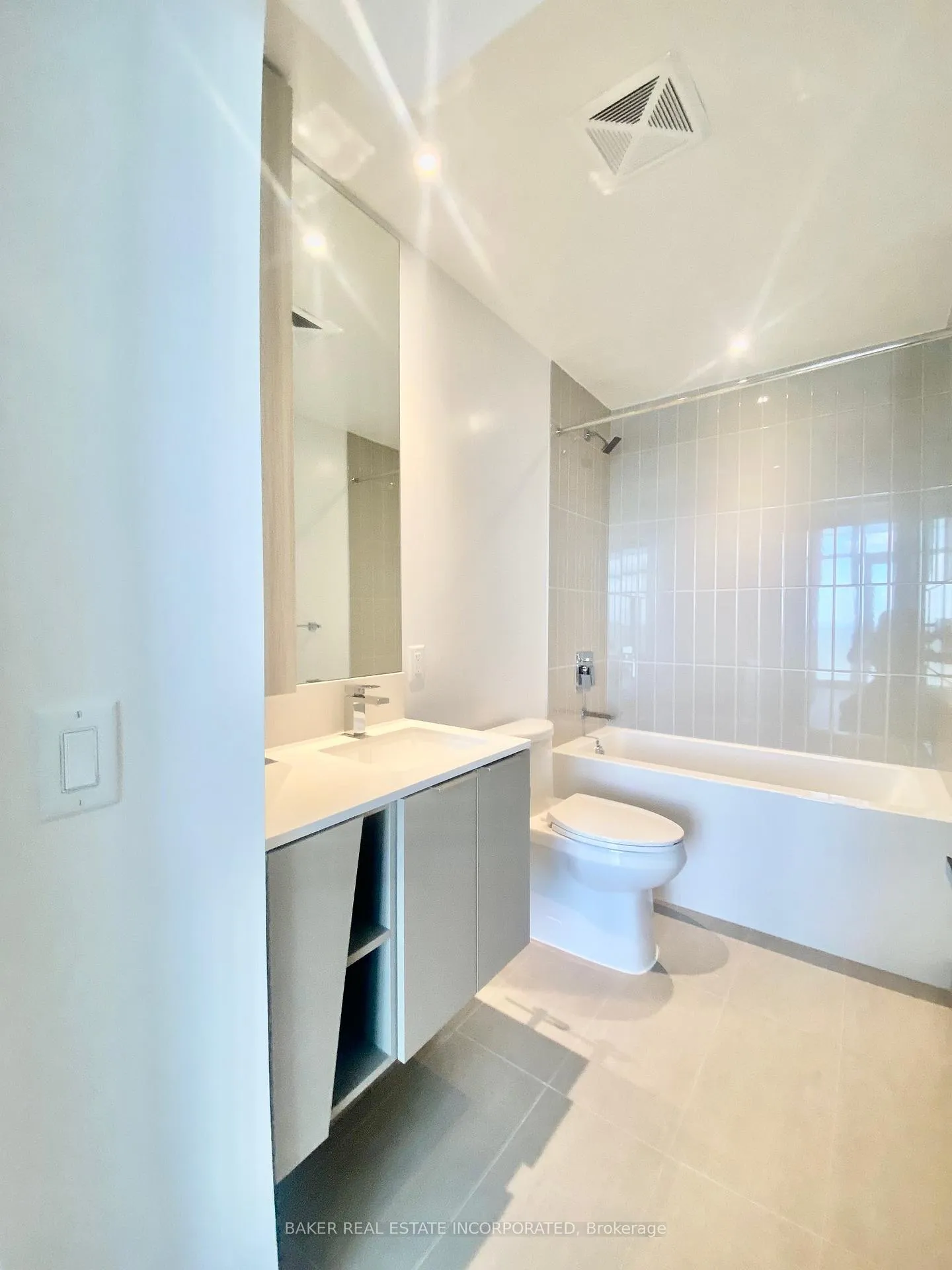 Photo 10 of Unit 4807, 3900 Confederation Parkway, Mississauga, City Centre — HOMEH