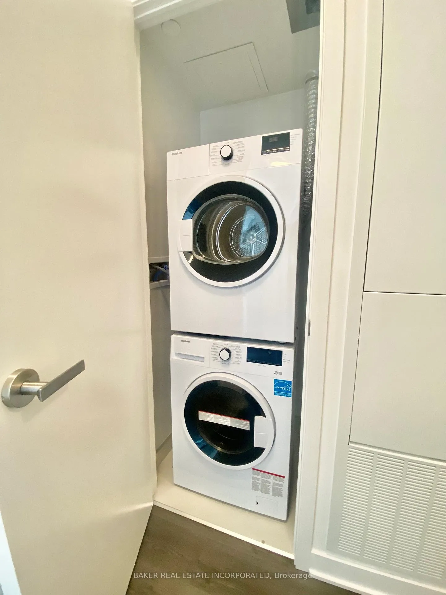 Photo 11 of Unit 4807, 3900 Confederation Parkway, Mississauga, City Centre — HOMEH
