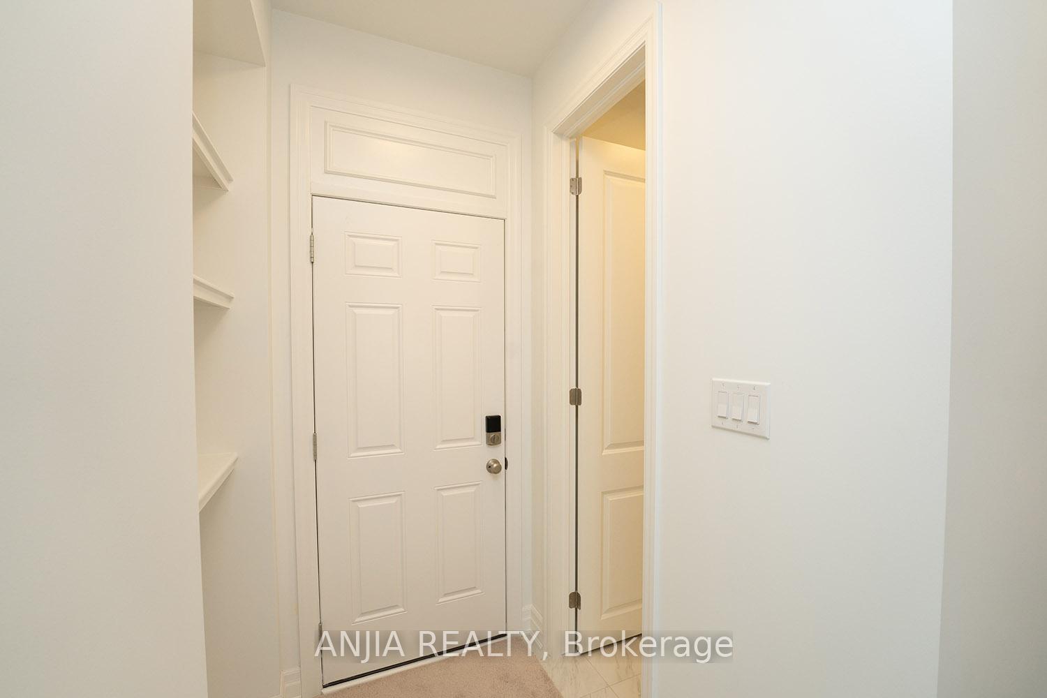 Photo 12 of 47 Berczy Manor Crescent, Markham, Rural Markham — HOMEH