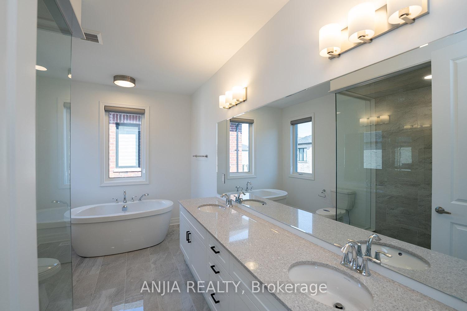 Photo 14 of 47 Berczy Manor Crescent, Markham, Rural Markham — HOMEH