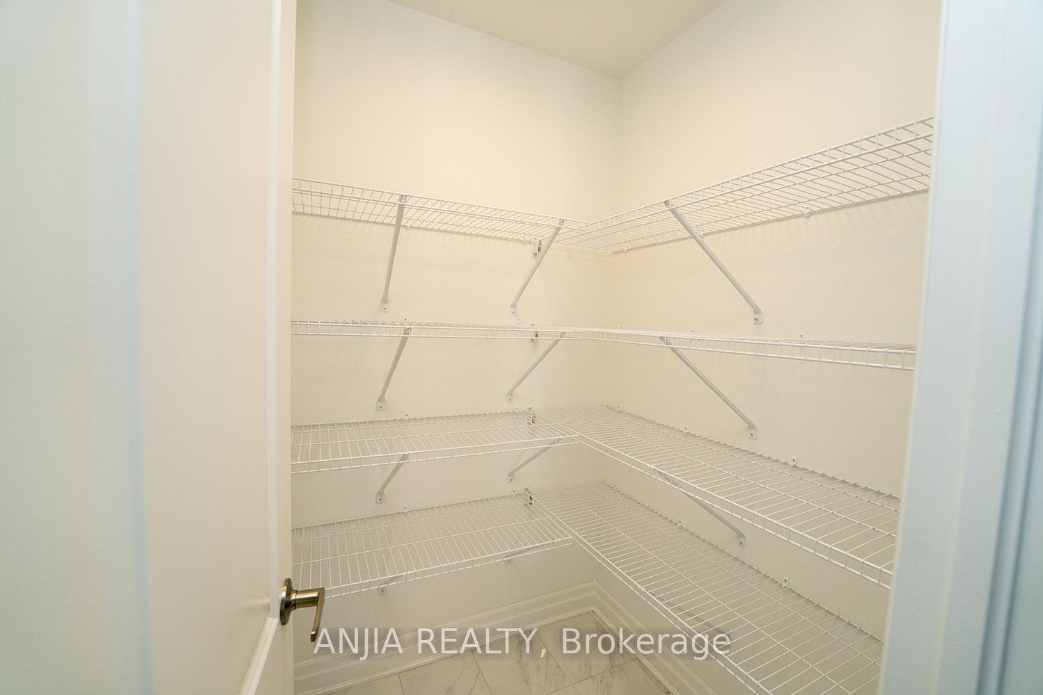 Photo 16 of 47 Berczy Manor Crescent, Markham, Rural Markham — HOMEH