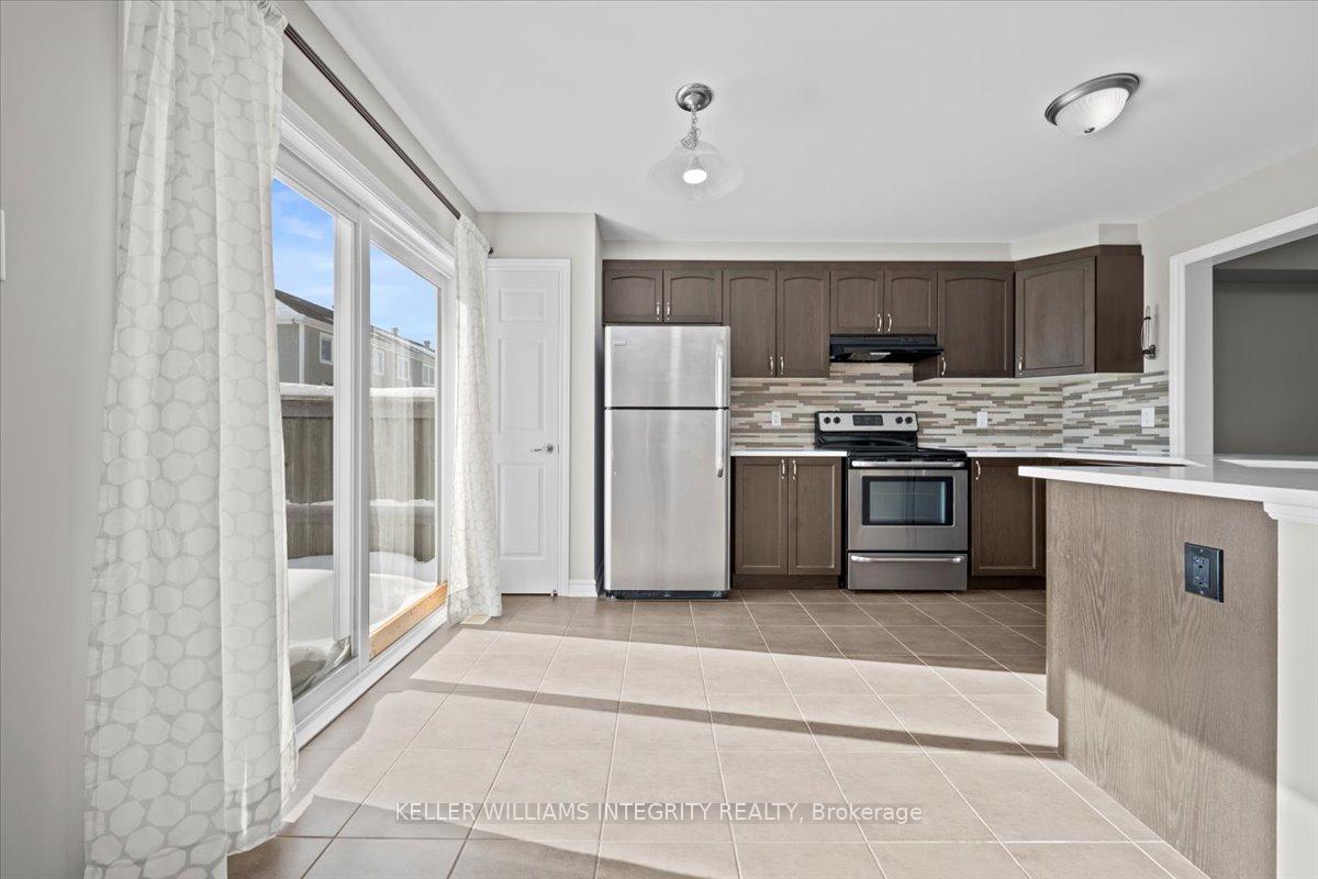 Photo 9 of 201 Conifer Creek Circle, Ottawa, Kanata - Emerald Meadows/Trailwest — HOMEH