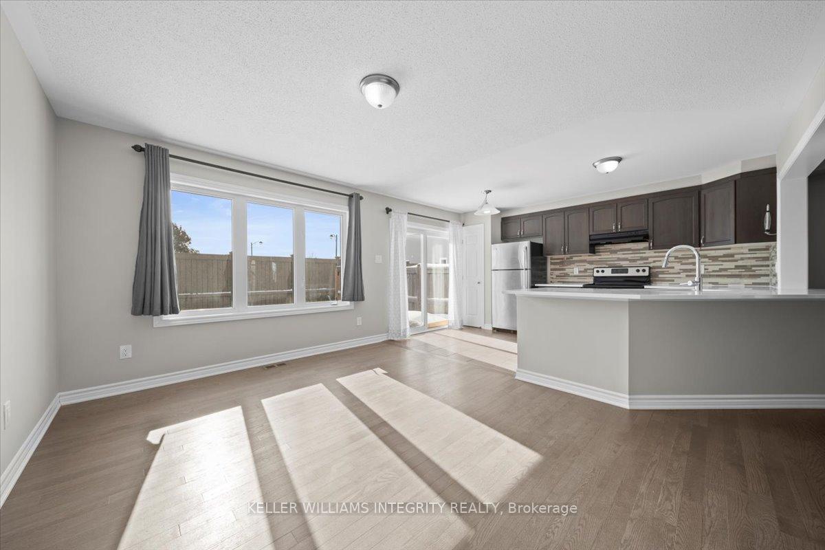 Photo 13 of 201 Conifer Creek Circle, Ottawa, Kanata - Emerald Meadows/Trailwest — HOMEH