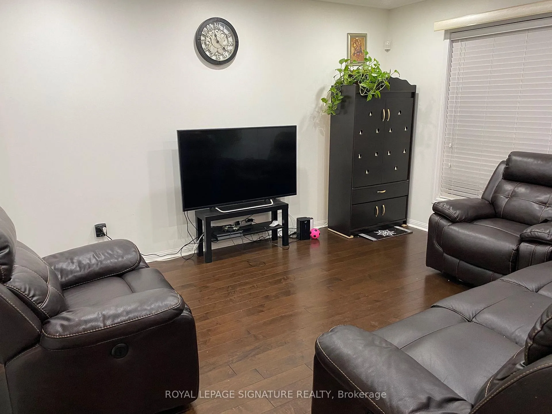 Photo 3 of Unit Upper, 1025 Barclay Circle, Milton, Beaty — HOMEH