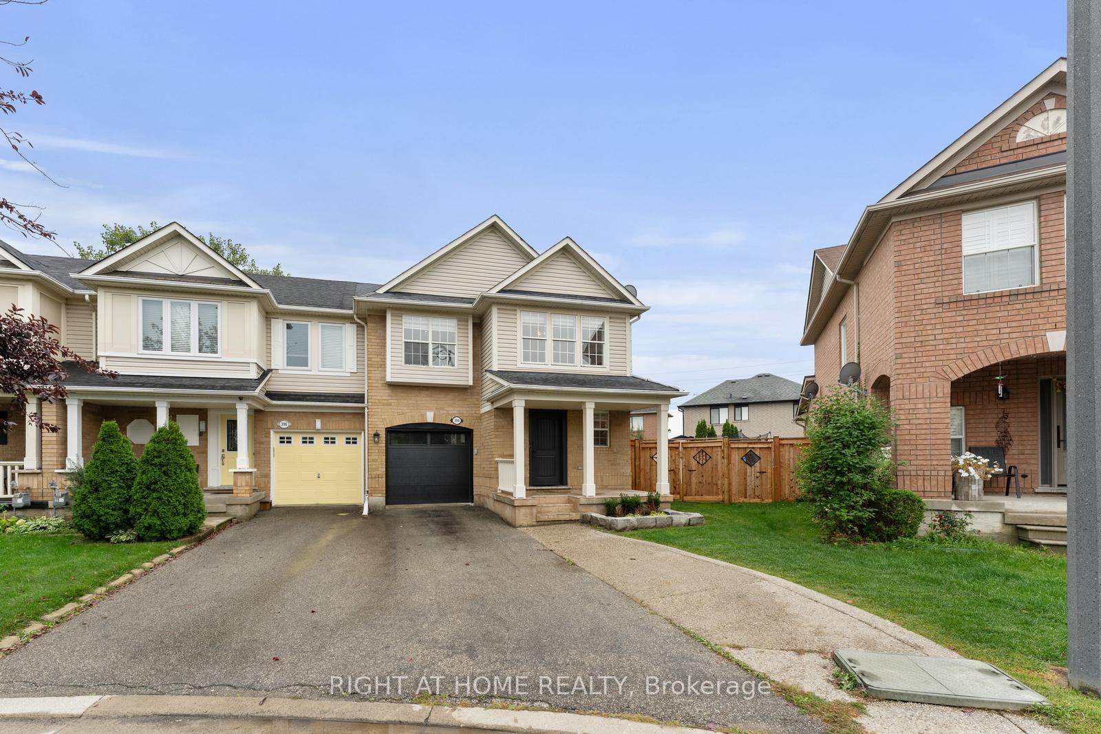 Photo 2 of 394 Baverstock Crescent, Milton, Clarke — HOMEH