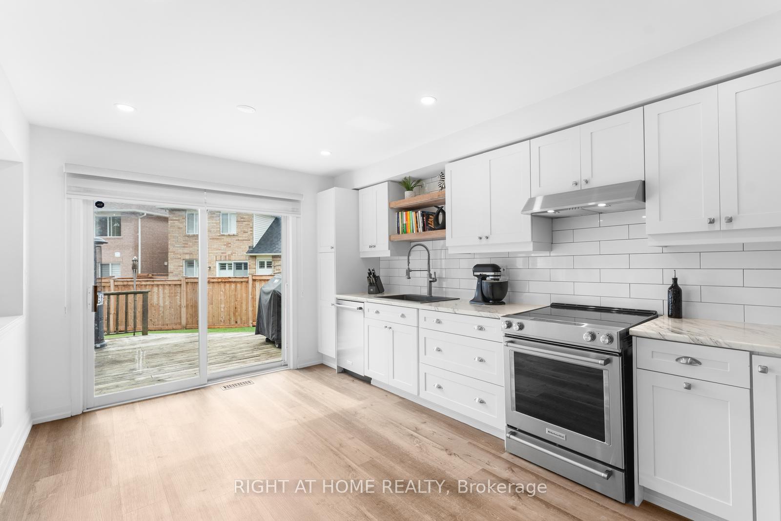 Photo 10 of 394 Baverstock Crescent, Milton, Clarke — HOMEH