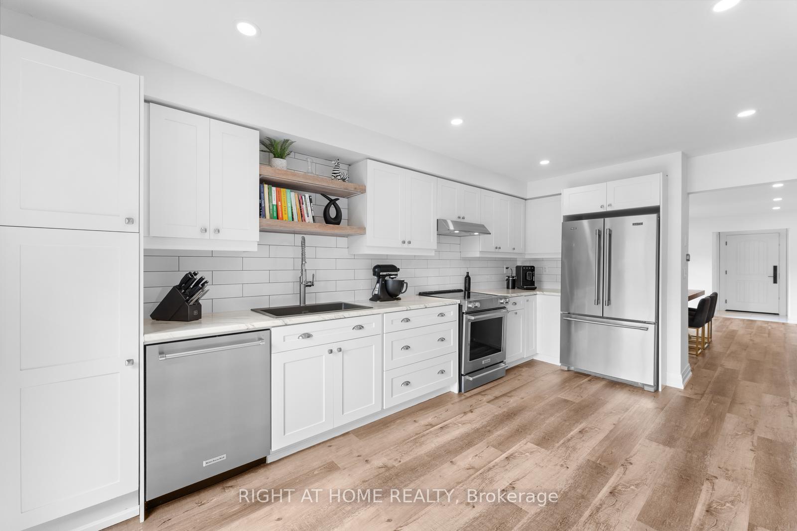Photo 12 of 394 Baverstock Crescent, Milton, Clarke — HOMEH