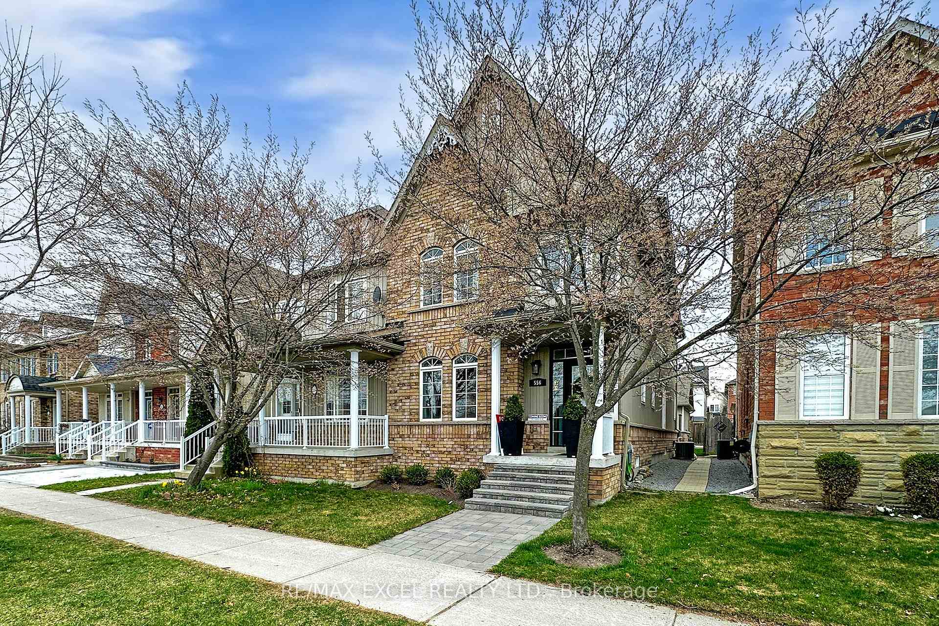 Photo 2 of 556 Country Glen Road, Markham, Cornell — HOMEH