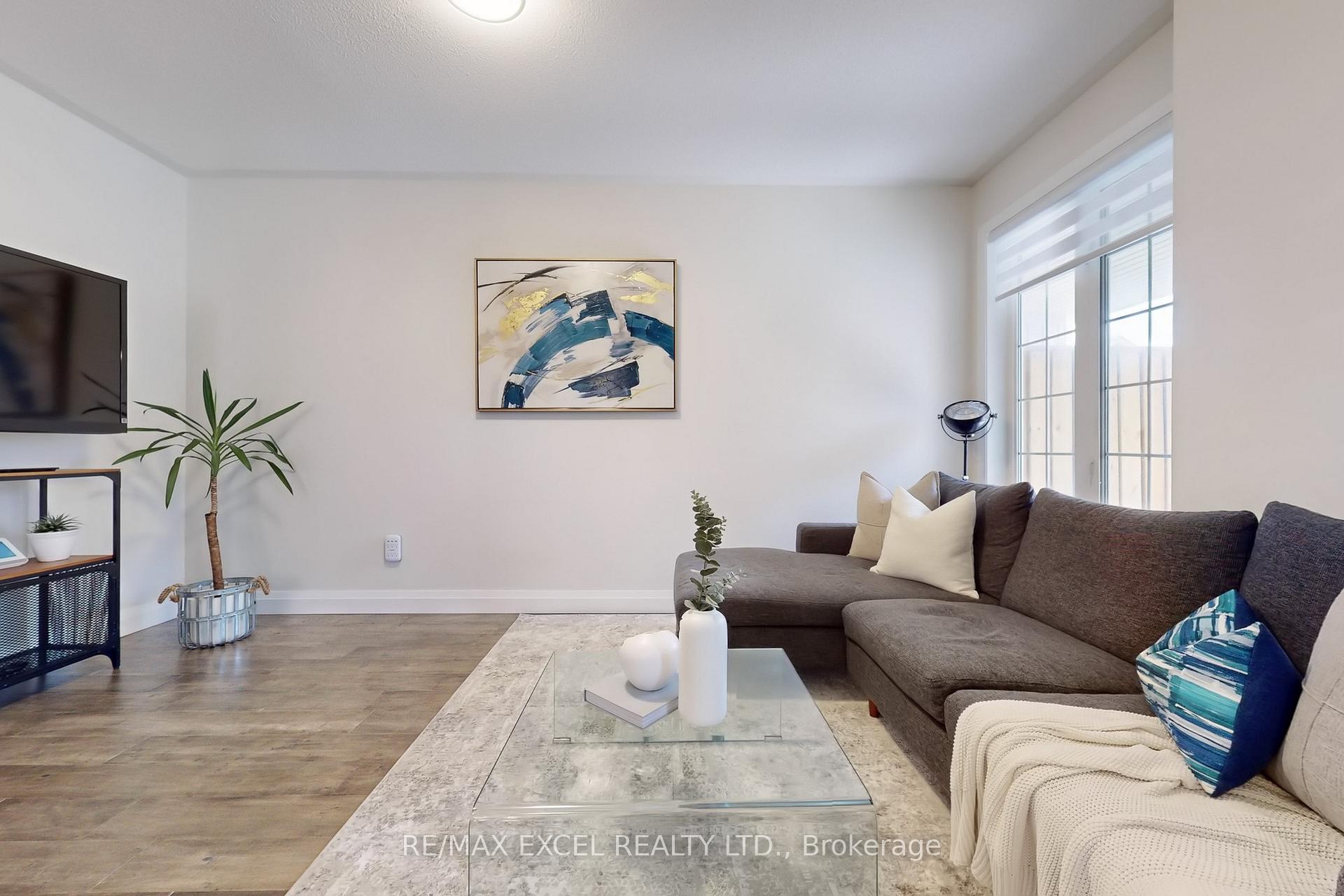 Photo 11 of 556 Country Glen Road, Markham, Cornell — HOMEH