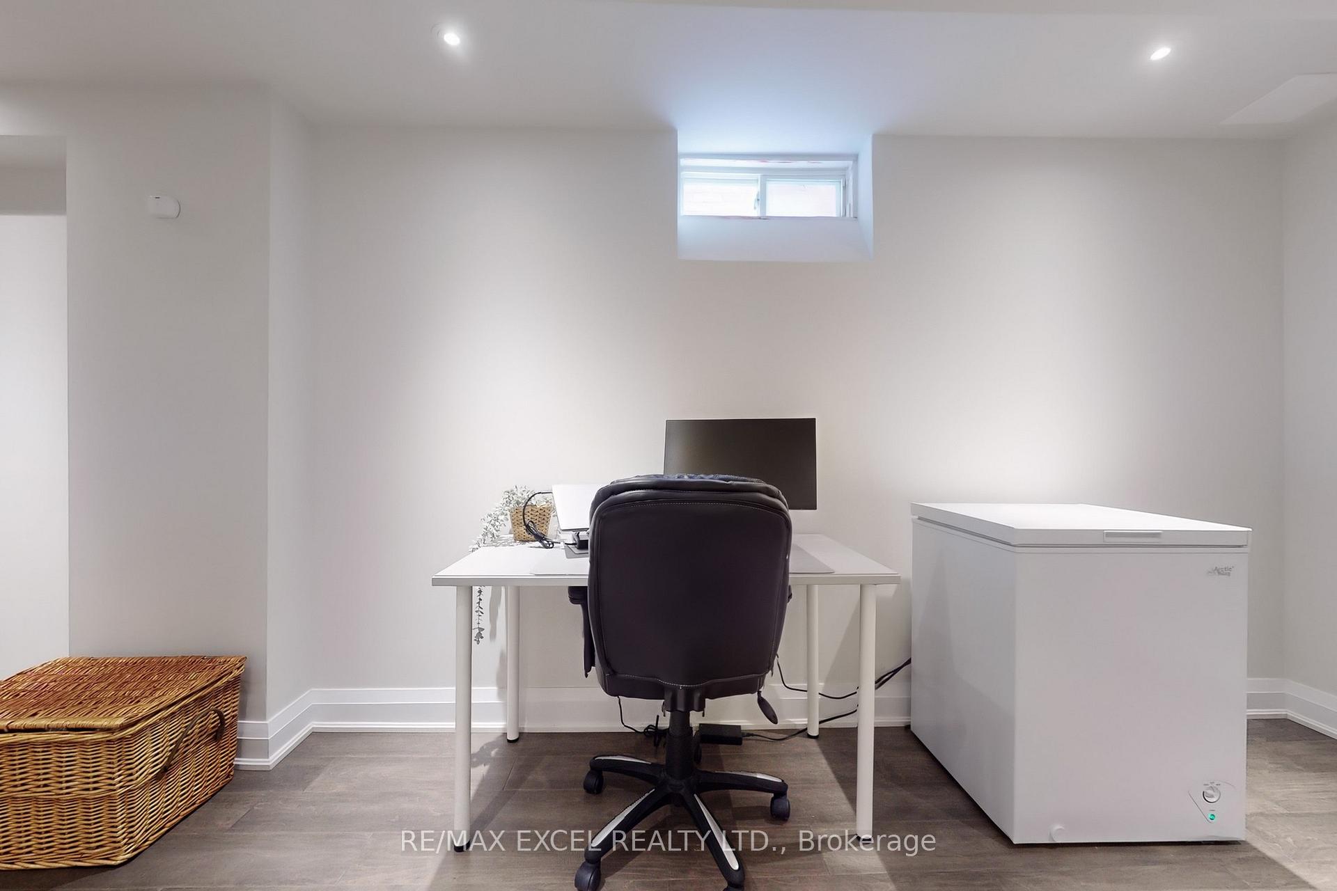 Photo 37 of 556 Country Glen Road, Markham, Cornell — HOMEH