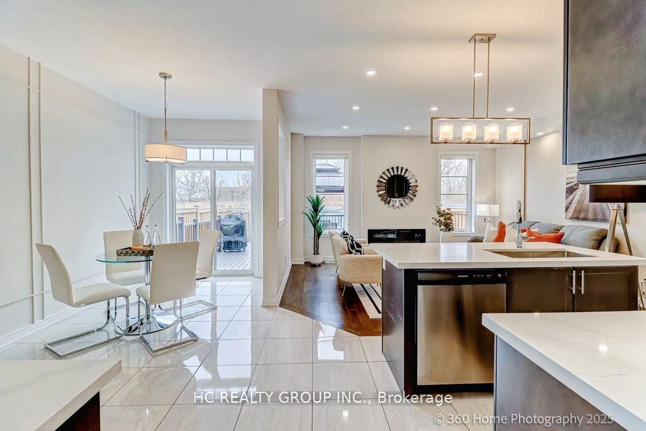Photo 14 of 24 Decast Crescent, Markham, Box Grove — HOMEH