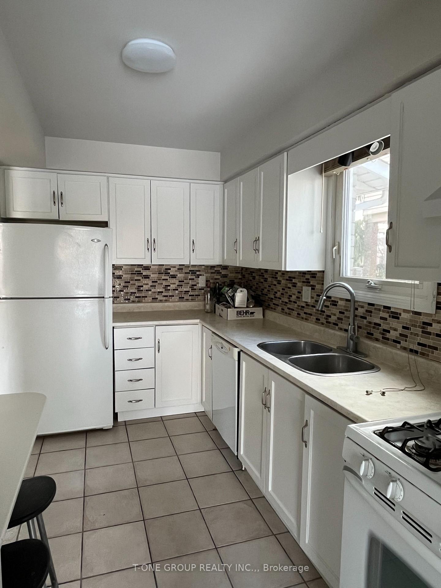 Photo 7 of 79 Broughton Avenue, Hamilton, Broughton — HOMEH